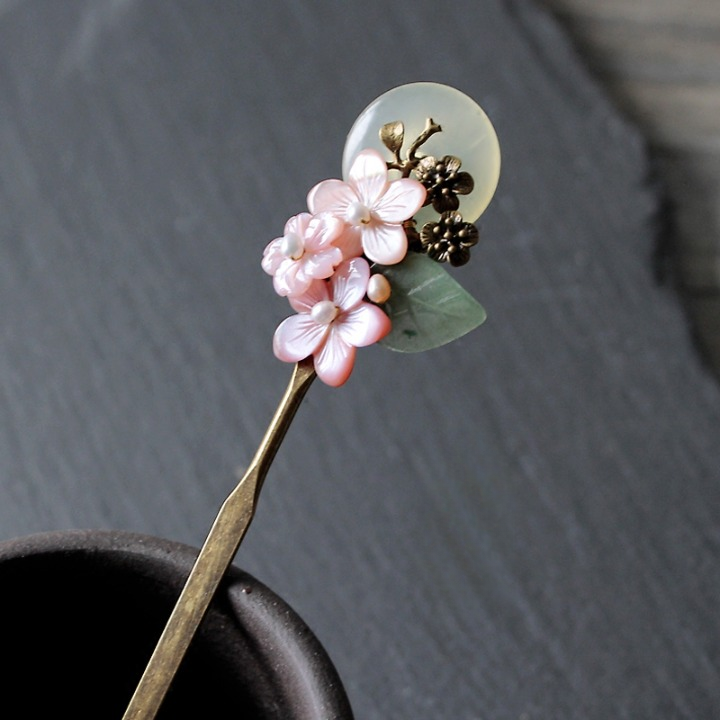 Full Moon Glow Flower Hair Stick