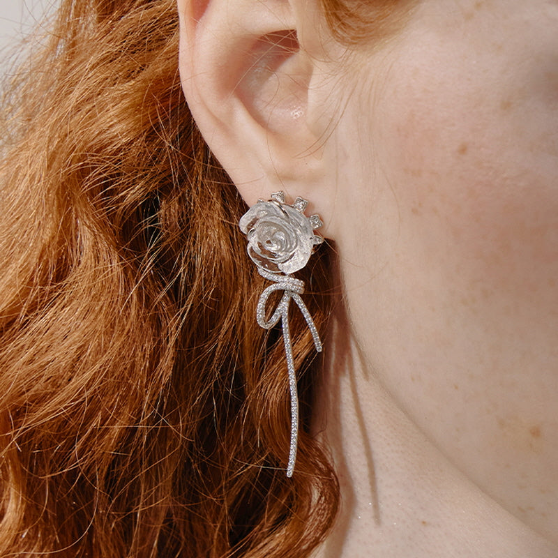 Winter Rose Pearl Éclat Earrings