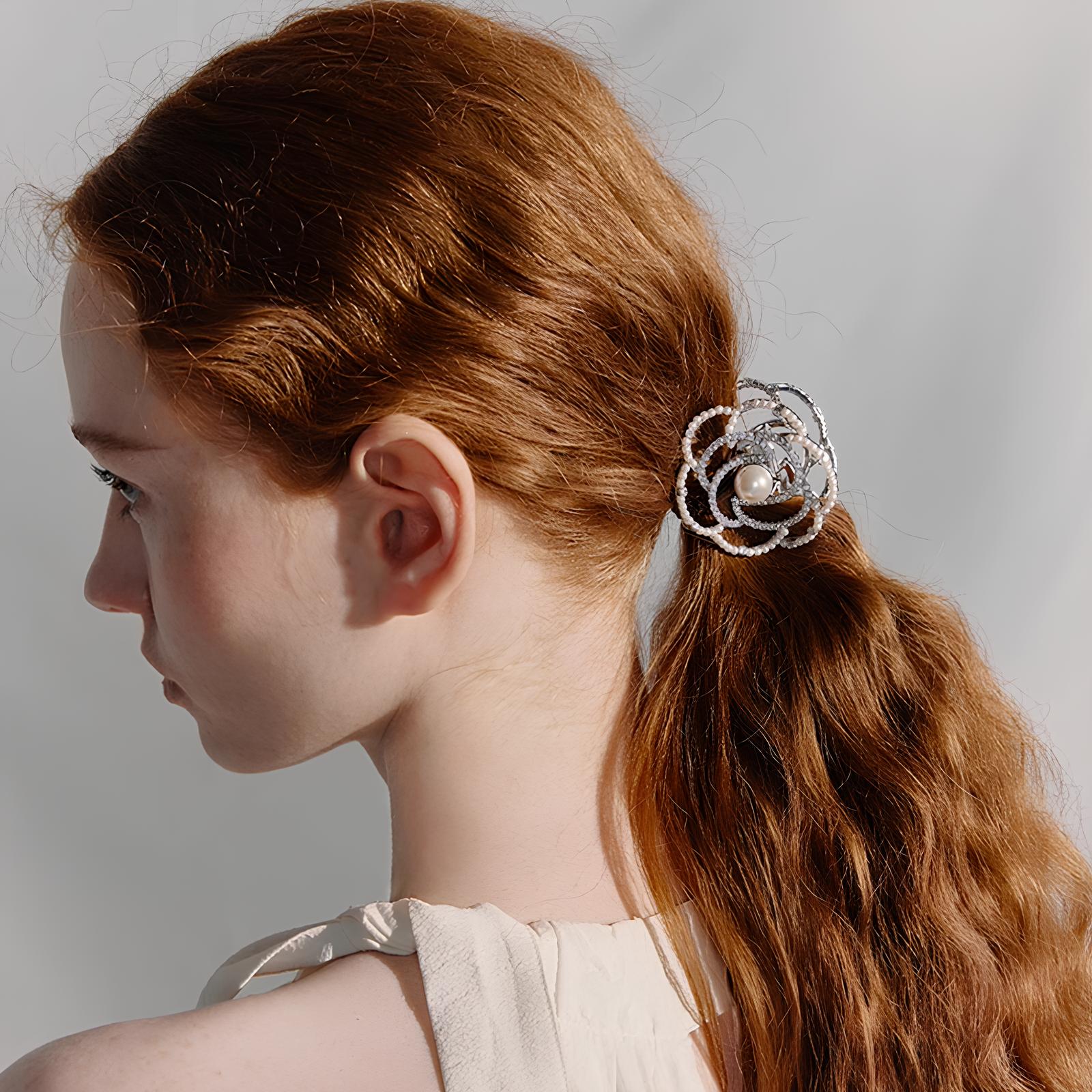 Winter Rose Pearl Éclat Claw Clip