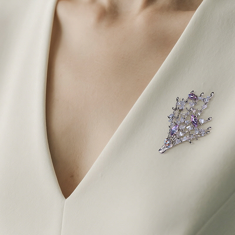 Sun-Kissed Seaweed Brooch