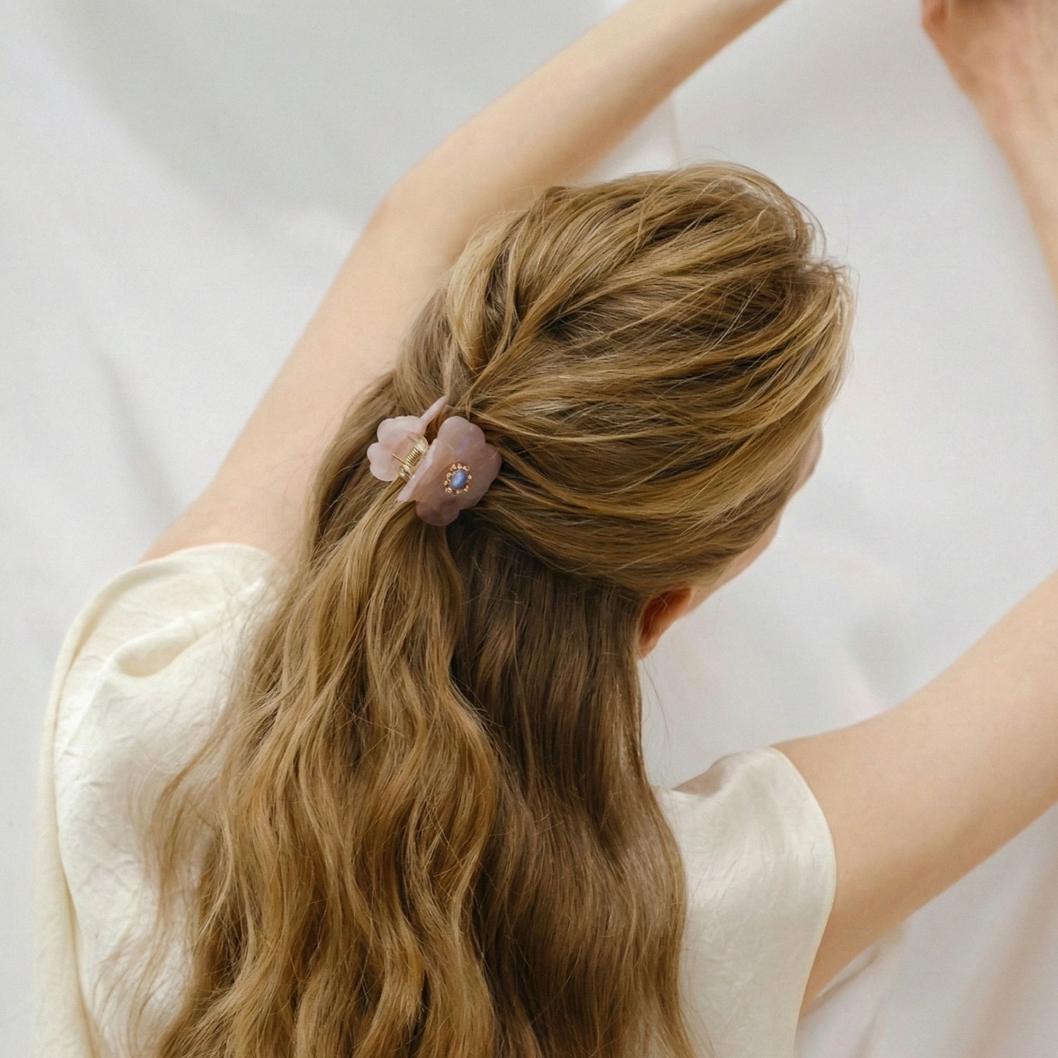 Blossom Glow Rosy Claw Clip