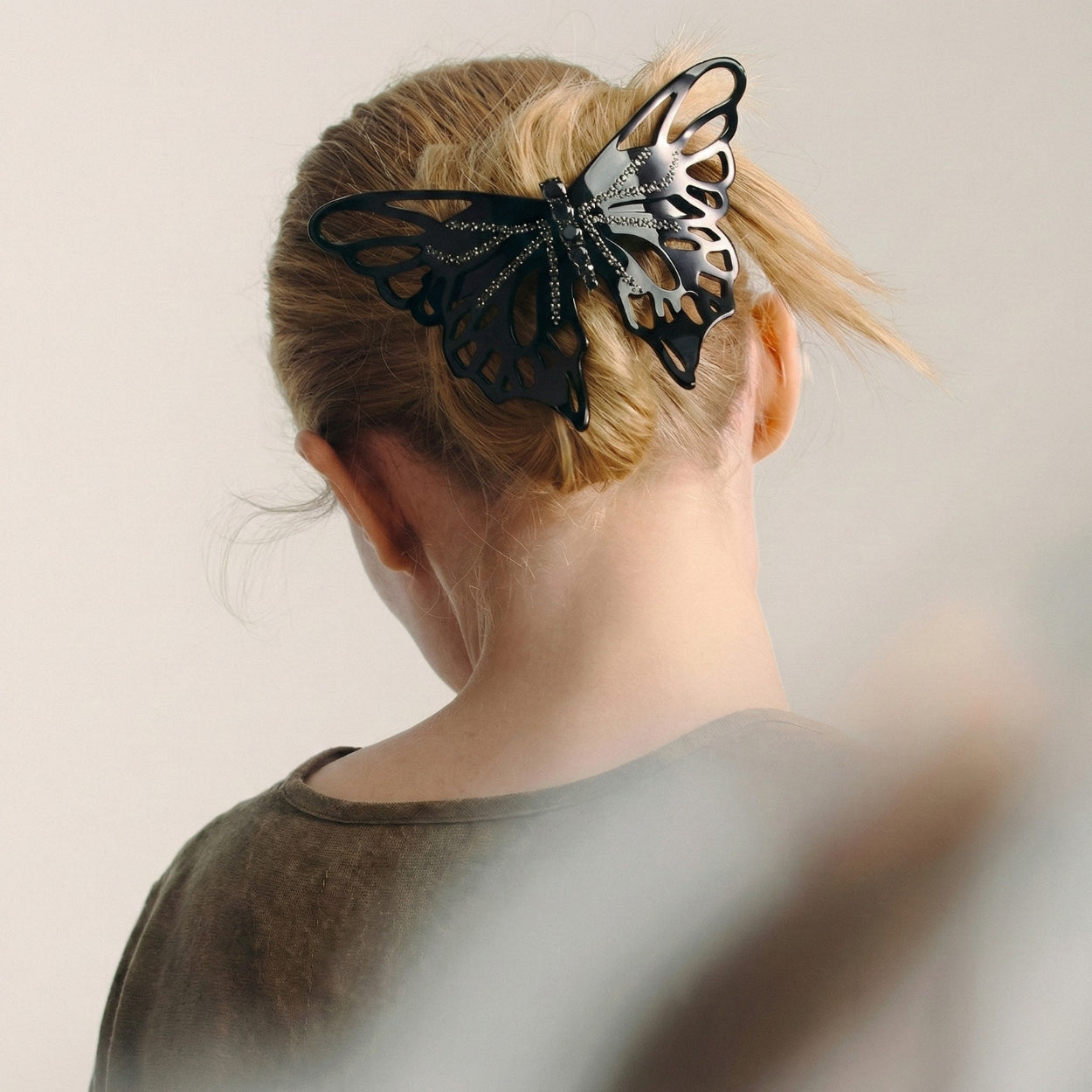 Aveline Aureate Wing Hair Pin