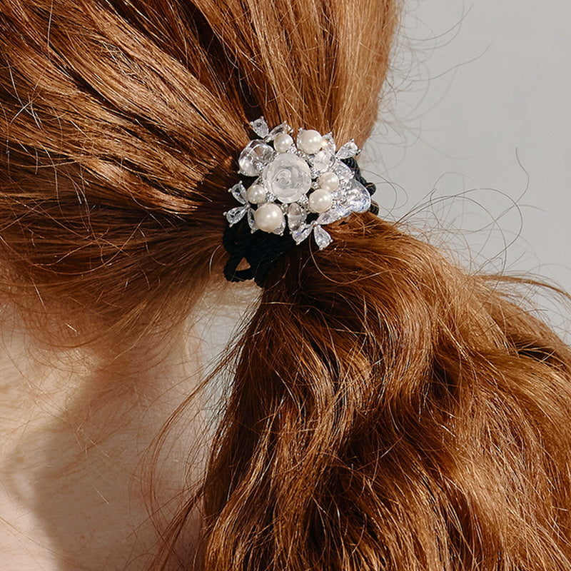Winter Rose Pearl Éclat Hair Tie