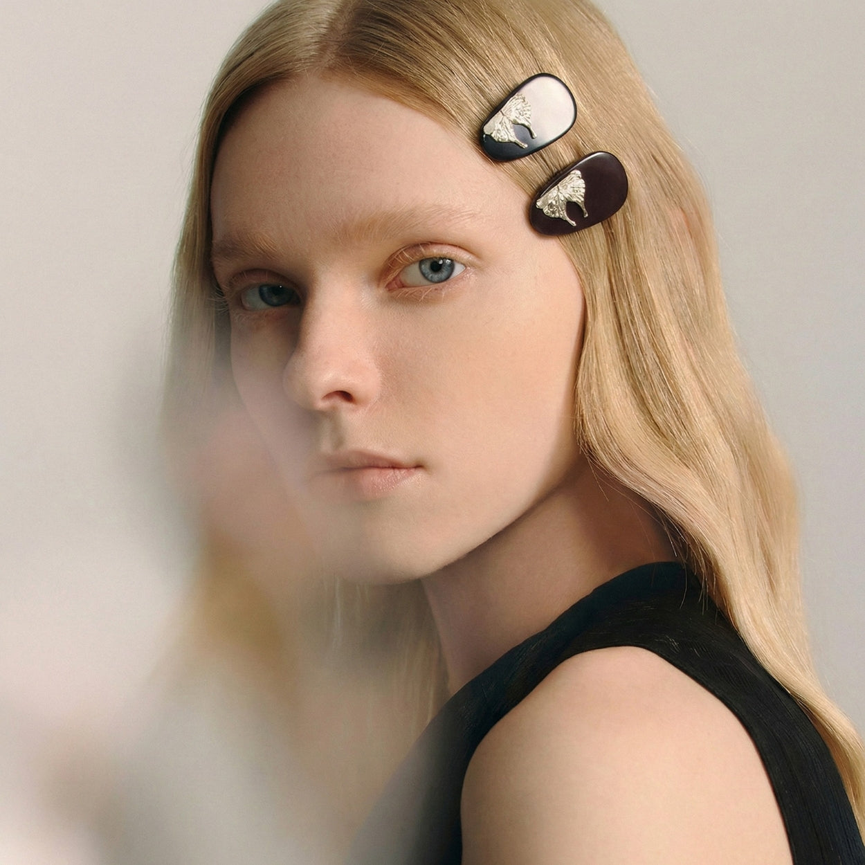 Aureate Drift Butterfly Clip