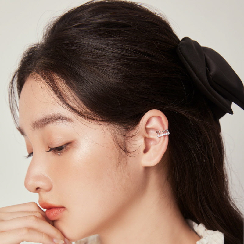 Charming Star Hugger Ear Clip