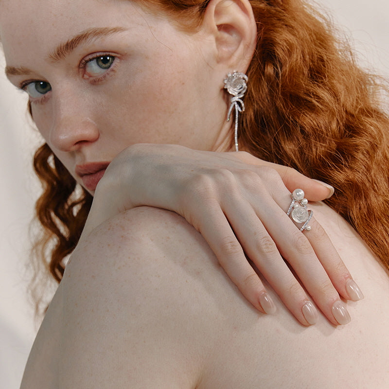 Winter Rose Pearl Éclat Ring