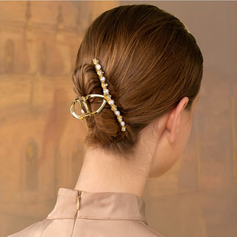 Regal Baroque Gold Flower Hair Clip