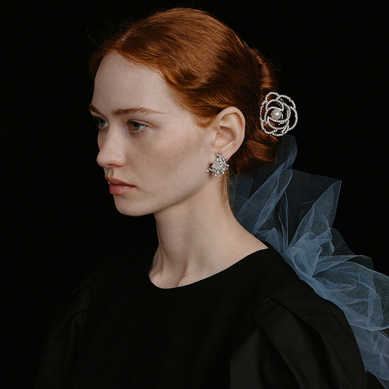 Winter Rose Pearl Éclat Claw Clip