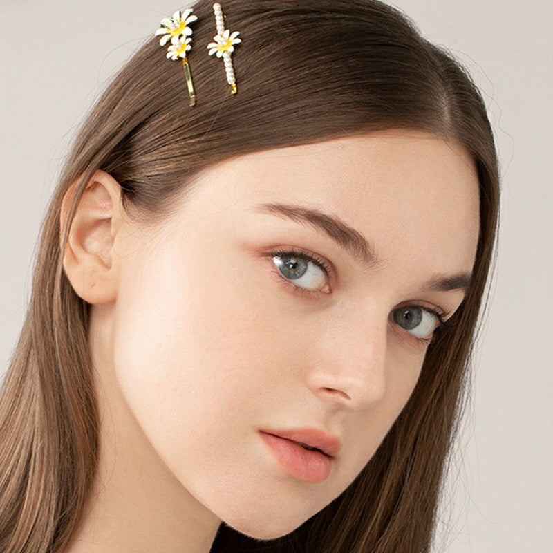 Three Daisy & Pearl Side Hair Clip