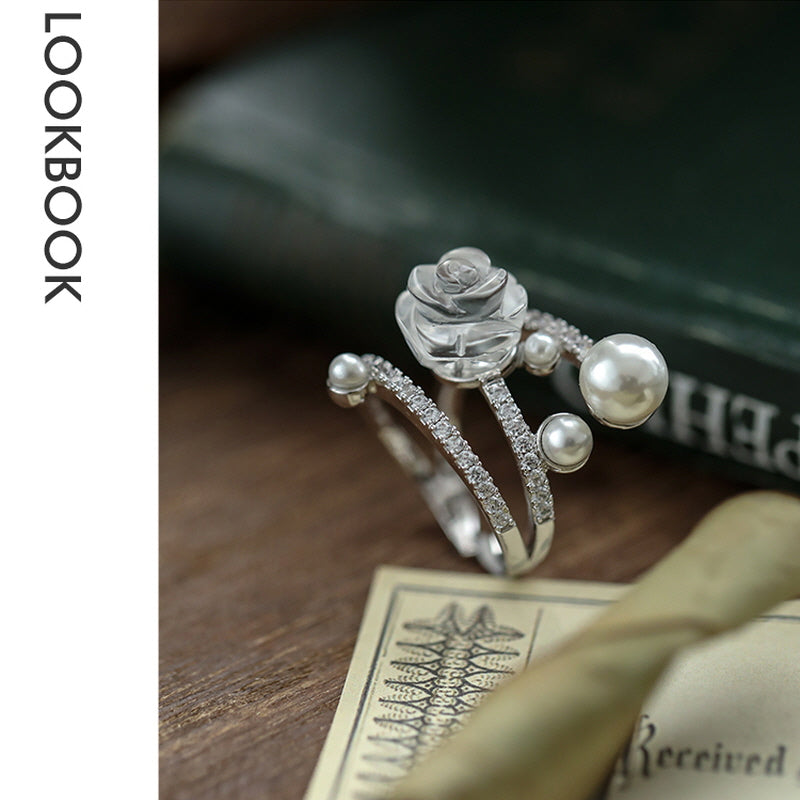 Winter Rose Pearl Éclat Ring