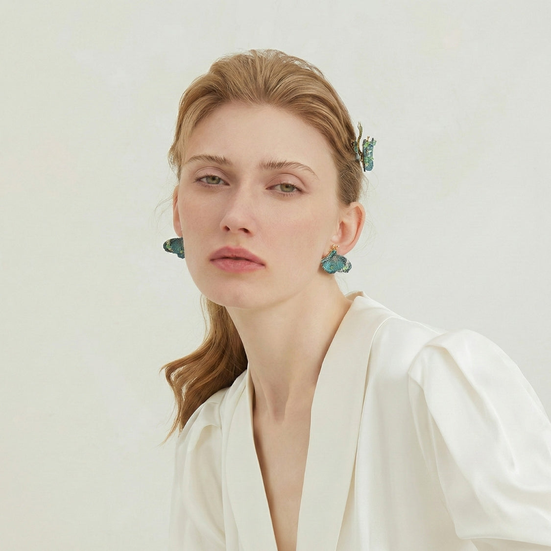 Jardin Gleam Petite Butterfly Earrings